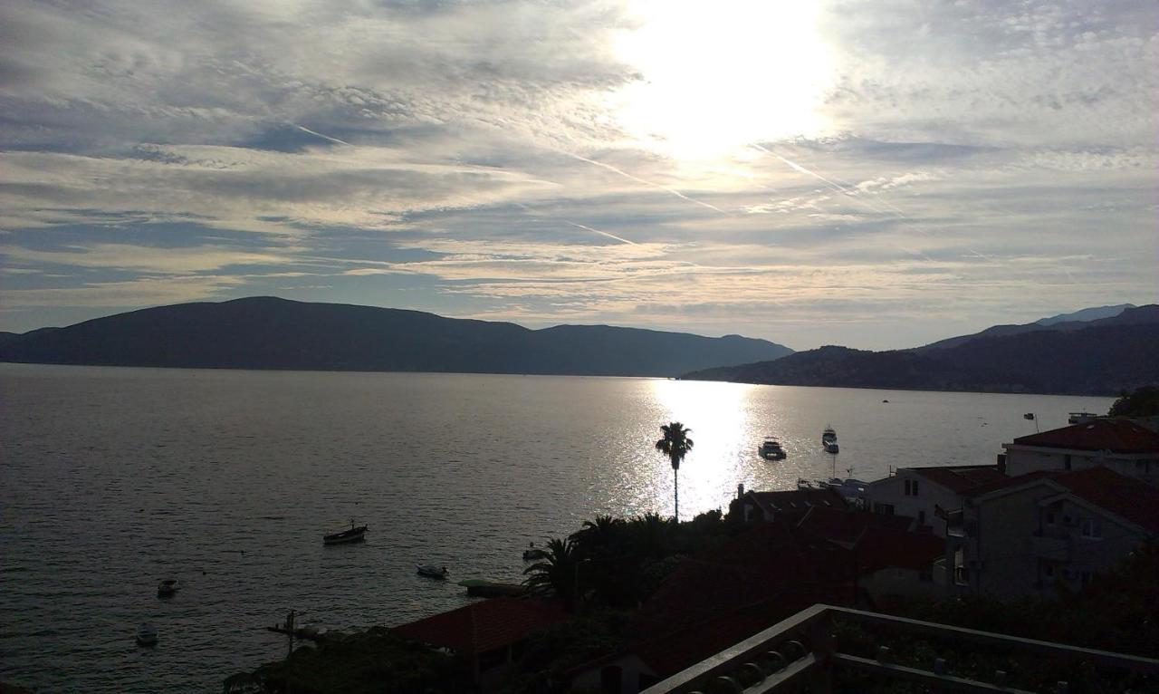 Villa Angelina Kumbor Exterior foto